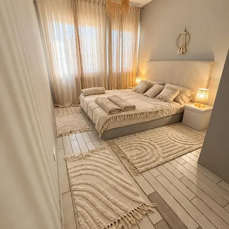 Lotnisko & Stadion Premium * Познань